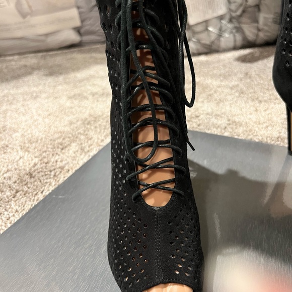 Victoria’s Secret perfect lace up heels size 6.5 color black - Picture 10 of 11